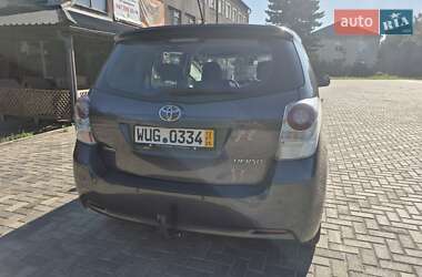 Минивэн Toyota Verso 2010 в 