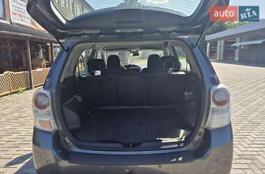Минивэн Toyota Verso 2010 в 