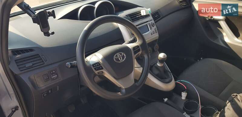 Мінівен Toyota Verso 2010 в Києві