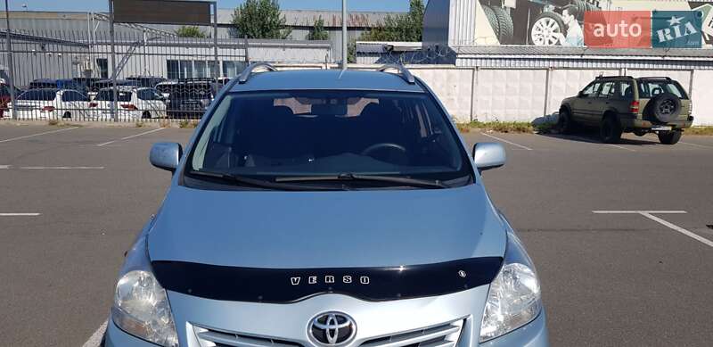 Мінівен Toyota Verso 2010 в Києві