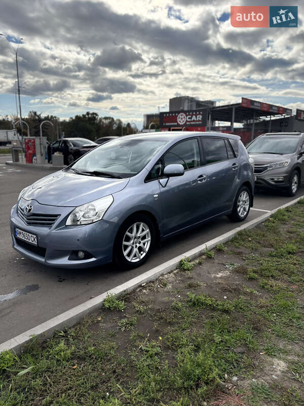 Мінівен Toyota Verso 2011 в Києві