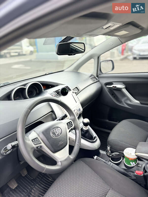 Мінівен Toyota Verso 2011 в Києві