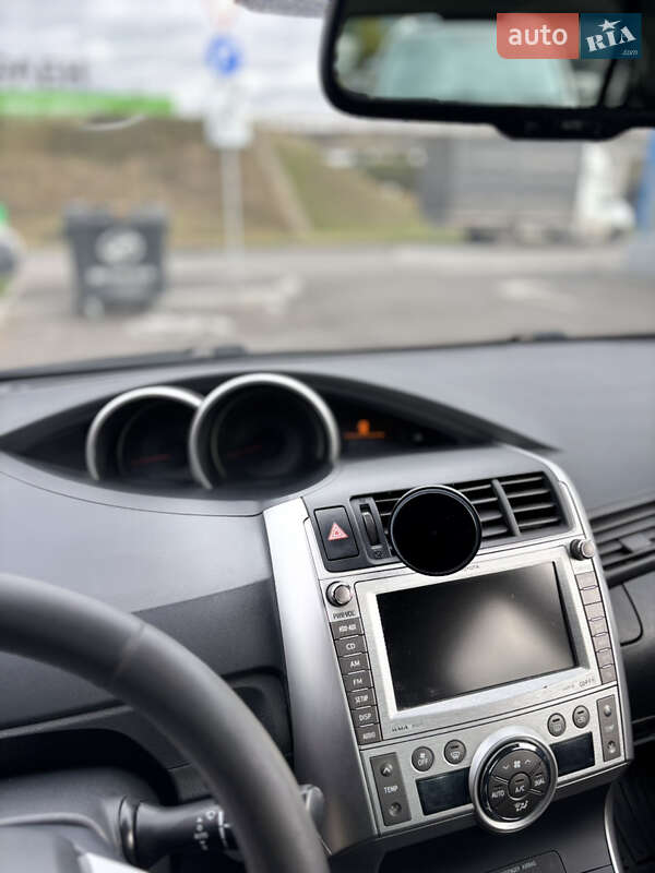 Мінівен Toyota Verso 2011 в Києві