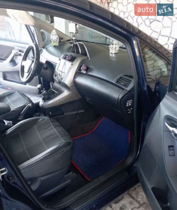 Мінівен Toyota Verso 2009 в Волочиську