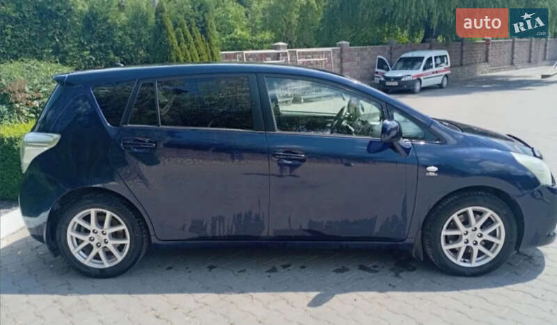 Мінівен Toyota Verso 2009 в Волочиську