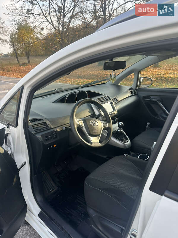 Минивэн Toyota Verso 2015 в Виннице