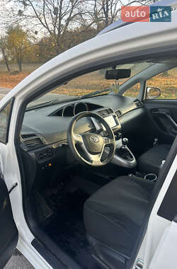 Мінівен Toyota Verso 2015 в  фото 6 Мінівен Toyota Verso 2015 в