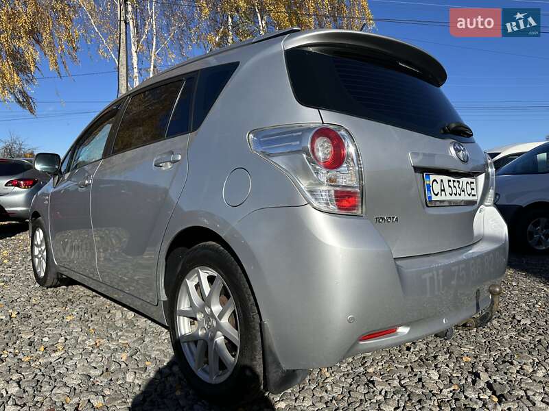 Минивэн Toyota Verso 2012 в Смеле