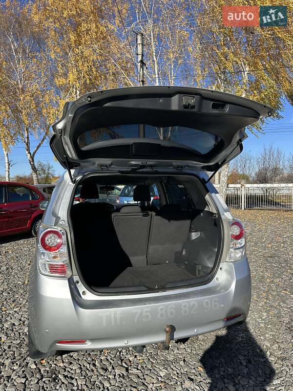 Минивэн Toyota Verso 2012 в Смеле