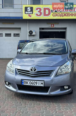 Минивэн Toyota Verso 2009 в Ровно