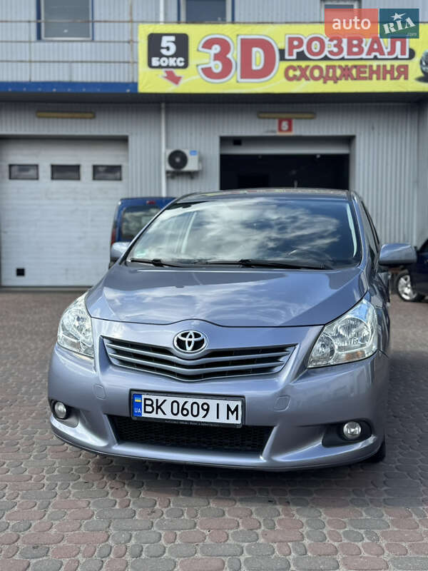 Toyota Verso 2009