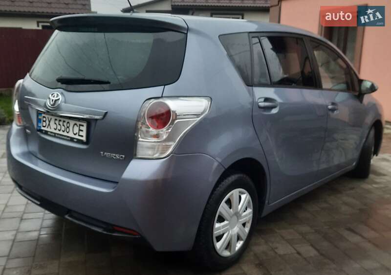 Мінівен Toyota Verso 2013 в Старокостянтинові