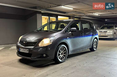 Мінівен Toyota Verso 2010 в Львові