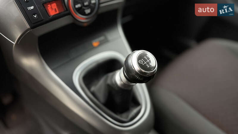 Мінівен Toyota Verso 2014 в Луцьку