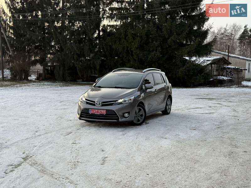 Минивэн Toyota Verso 2014 в Луцке фото 13 Минивэн Toyota Verso 2014 в Луцке