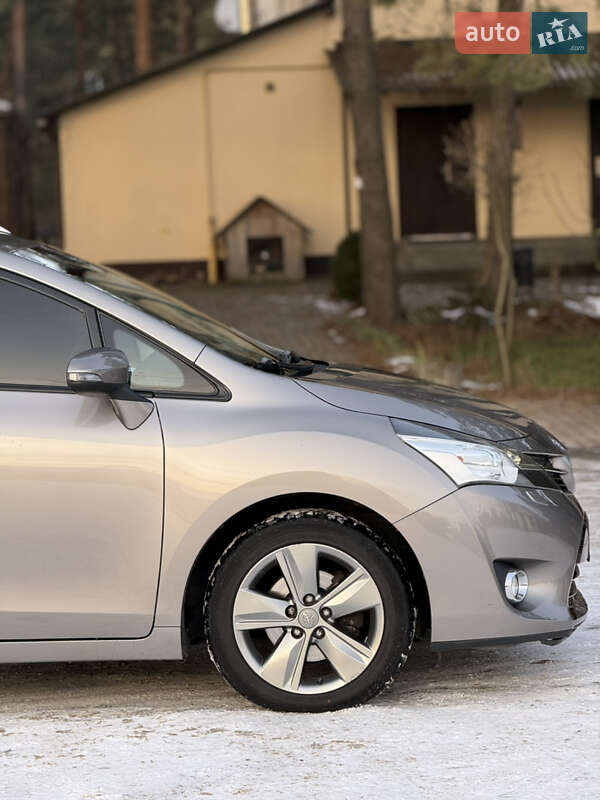 Минивэн Toyota Verso 2014 в Луцке фото 25 Минивэн Toyota Verso 2014 в Луцке