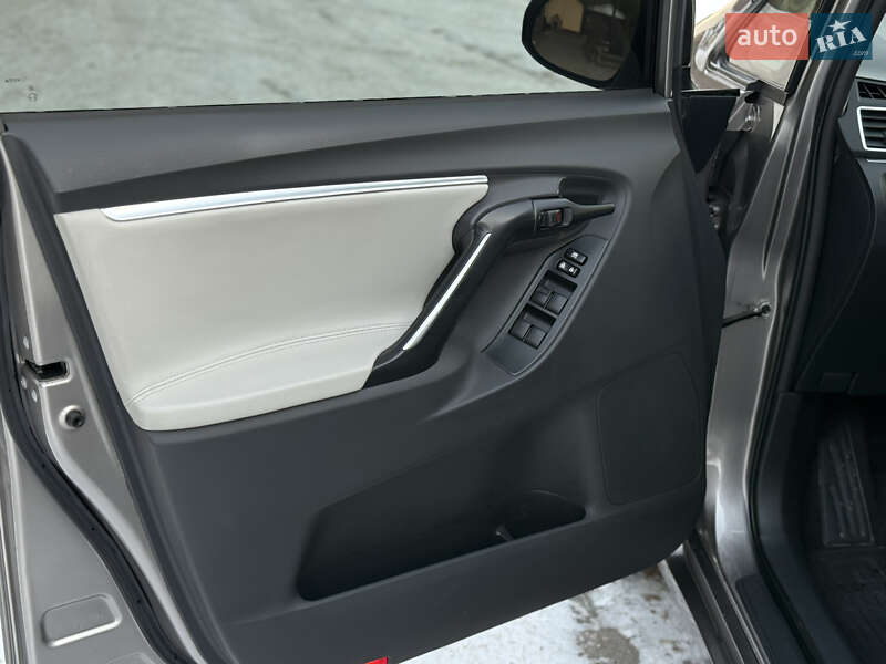 Минивэн Toyota Verso 2014 в Луцке фото 35 Минивэн Toyota Verso 2014 в Луцке
