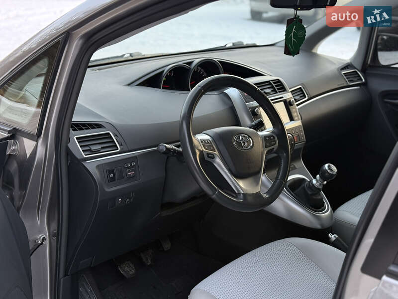 Минивэн Toyota Verso 2014 в Луцке фото 37 Минивэн Toyota Verso 2014 в Луцке