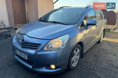 Мінівен Toyota Verso 2011 в Радивиліві