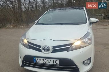 Минивэн Toyota Verso 2014 в Житомире