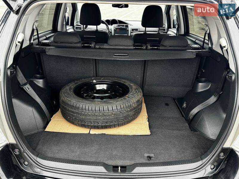 Минивэн Toyota Verso 2016 в Ромнах