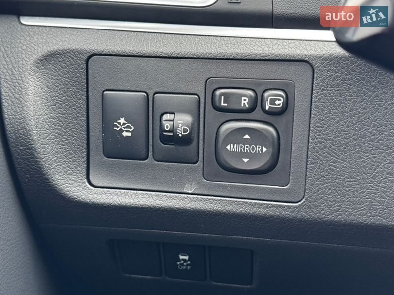 Минивэн Toyota Verso 2016 в Ромнах