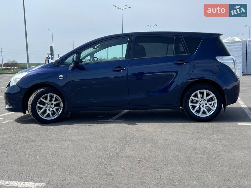 Минивэн Toyota Verso 2009 в Львове