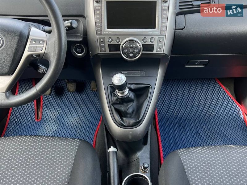 Минивэн Toyota Verso 2009 в Львове