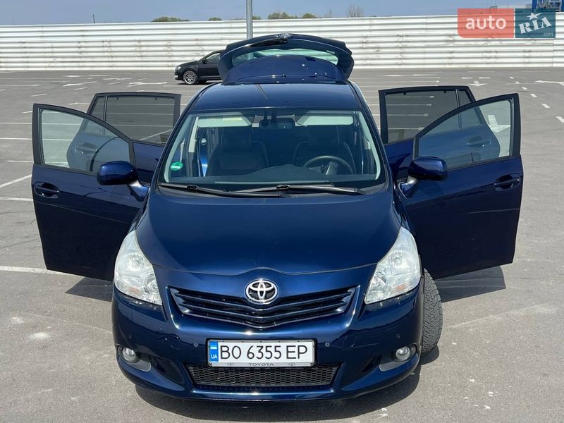 Минивэн Toyota Verso 2009 в Львове