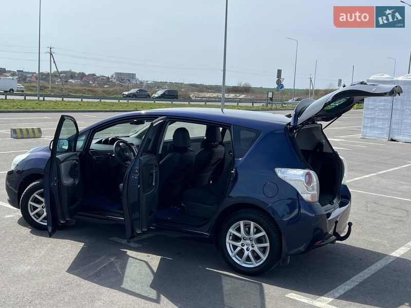 Минивэн Toyota Verso 2009 в Львове