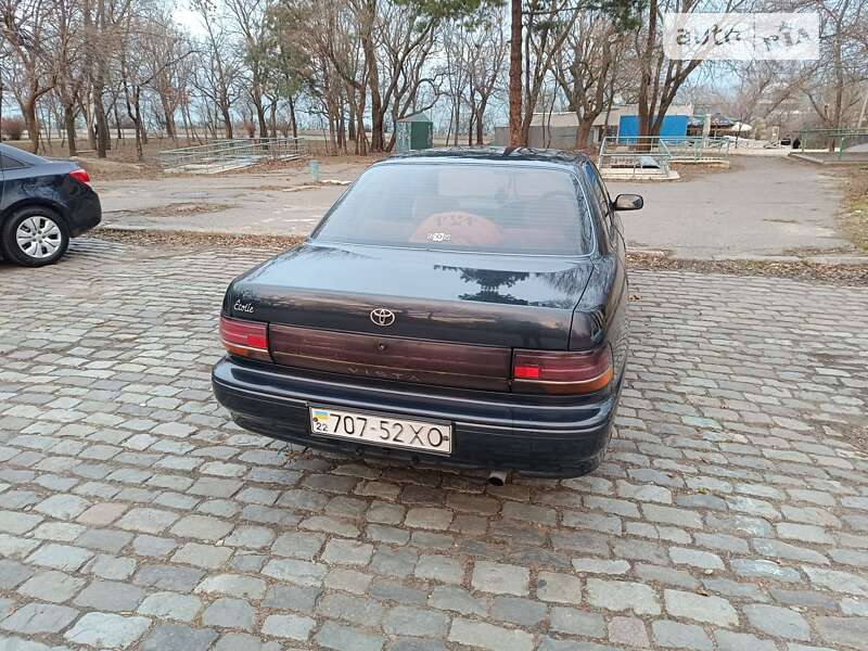 Седан Toyota Vista 1990 в Одесі