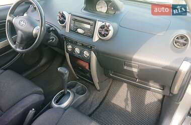 Хэтчбек Toyota XA 2004 в 