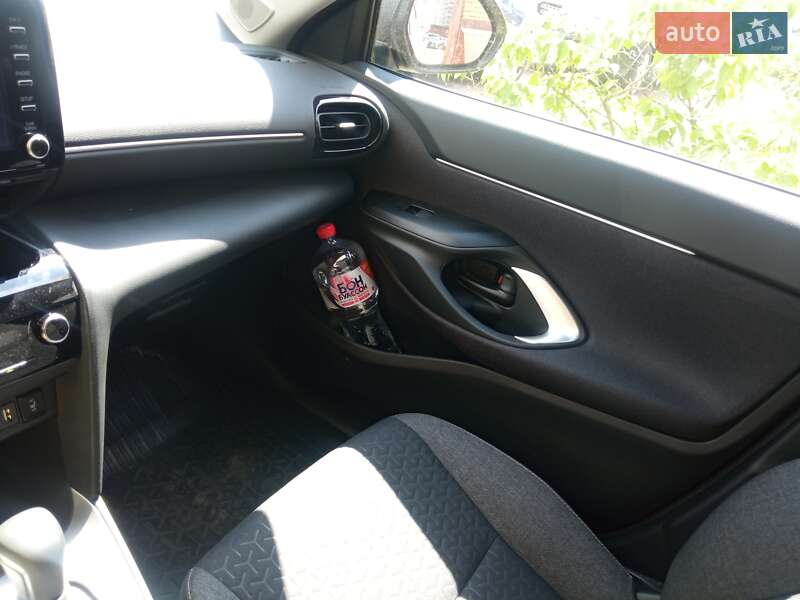 Внедорожник / Кроссовер Toyota Yaris Cross 2023 в Киеве