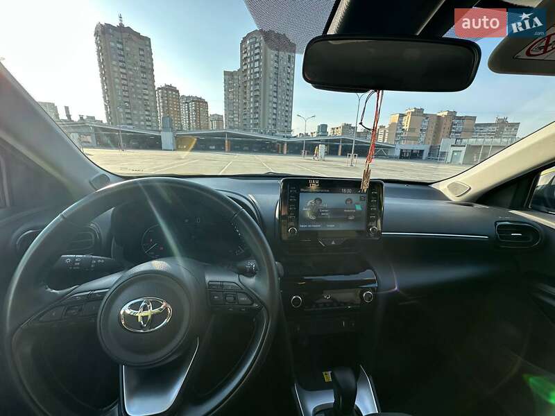 Внедорожник / Кроссовер Toyota Yaris Cross 2023 в Киеве