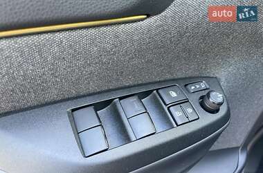 Позашляховик / Кросовер Toyota Yaris Cross 2021 в 