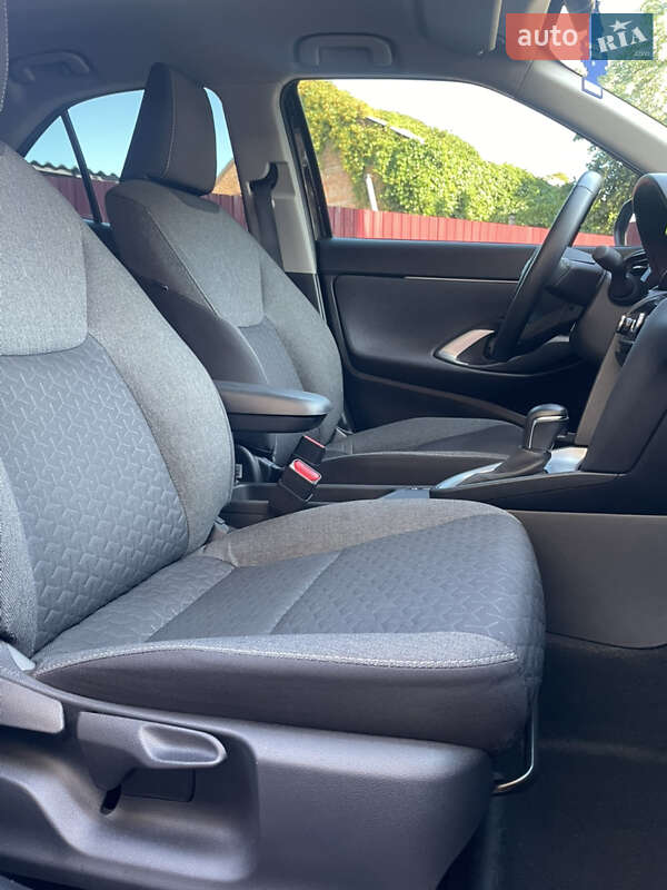 Внедорожник / Кроссовер Toyota Yaris Cross 2024 в Киеве