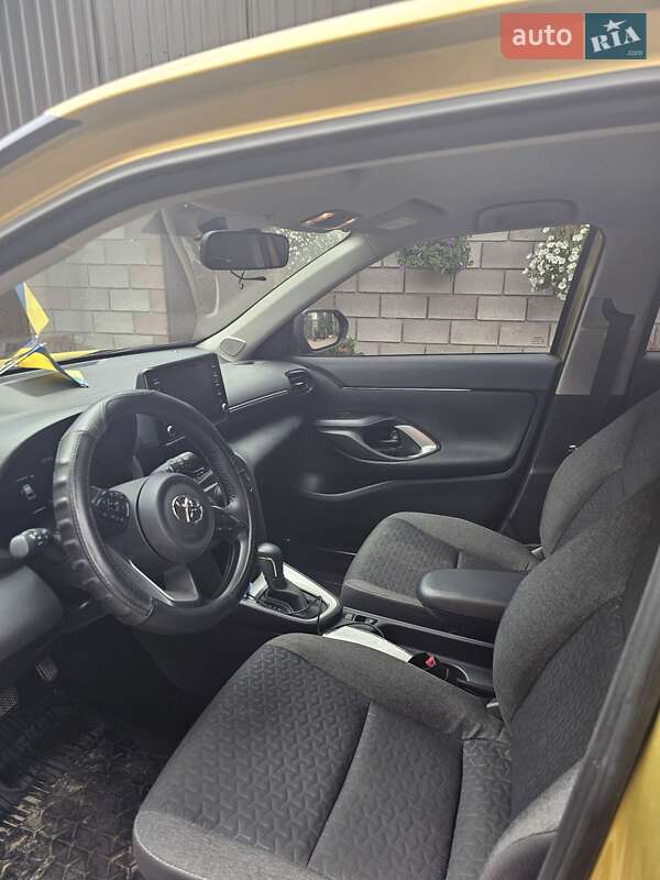 Внедорожник / Кроссовер Toyota Yaris Cross 2024 в Сарнах