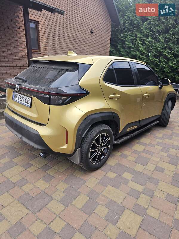 Внедорожник / Кроссовер Toyota Yaris Cross 2024 в Сарнах
