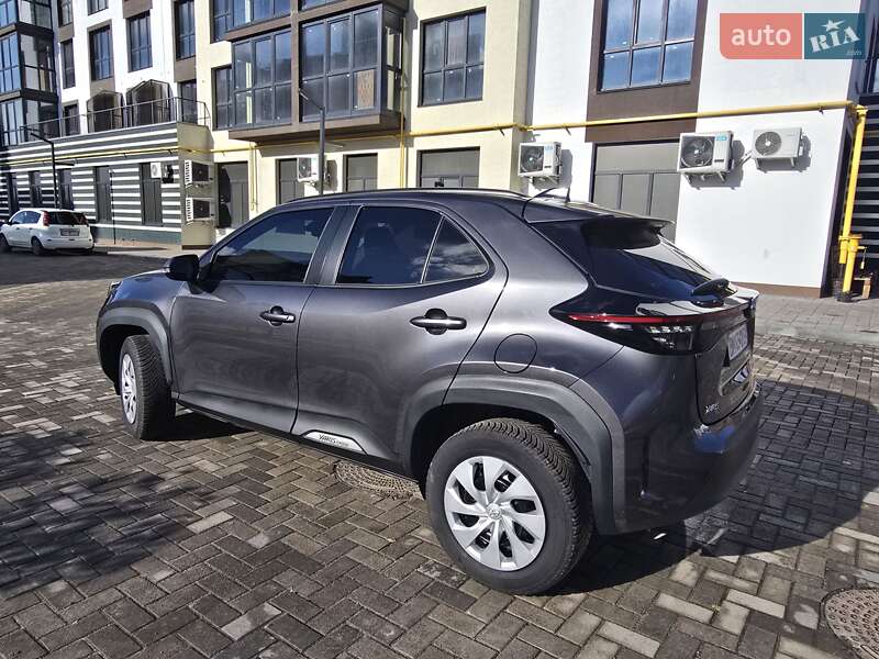 Внедорожник / Кроссовер Toyota Yaris Cross 2023 в Ромнах