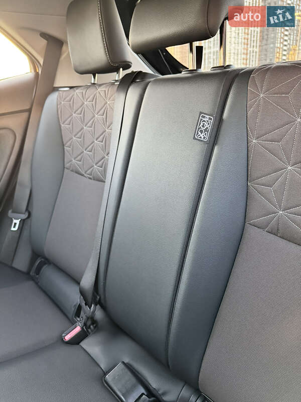 Внедорожник / Кроссовер Toyota Yaris Cross 2021 в Киеве