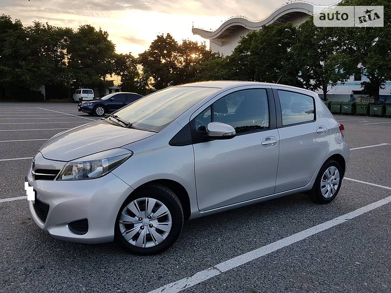 Хэтчбек Toyota Yaris 2012 в Одессе