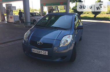 Хэтчбек Toyota Yaris 2007 в Хусте