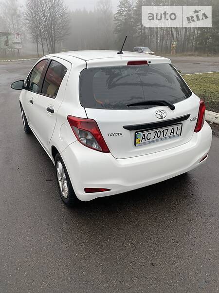 Хетчбек Toyota Yaris 2012 в Маневичах
