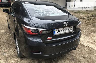 Седан Toyota Yaris 2016 в Киеве