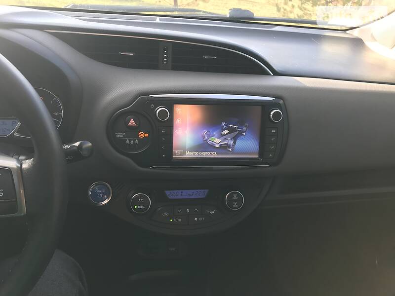 Хетчбек Toyota Yaris 2014 в Рівному