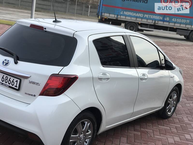 Хетчбек Toyota Yaris 2014 в Рівному