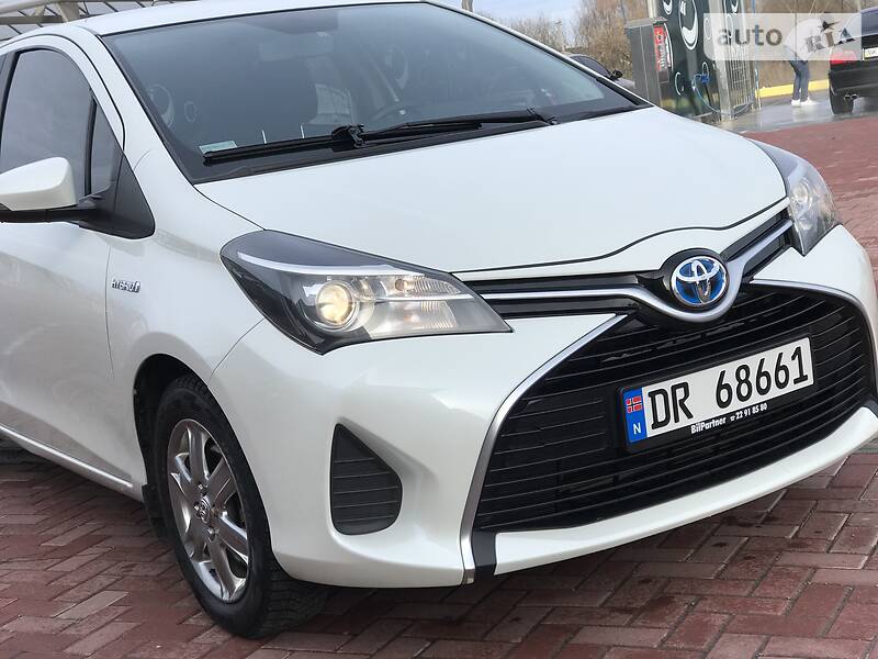 Хэтчбек Toyota Yaris 2014 в Ровно
