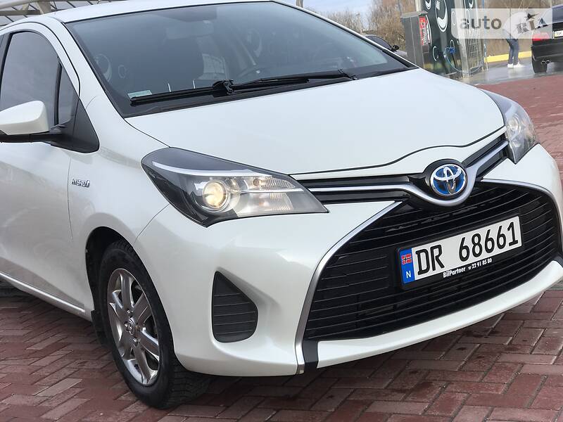 Хетчбек Toyota Yaris 2014 в Рівному