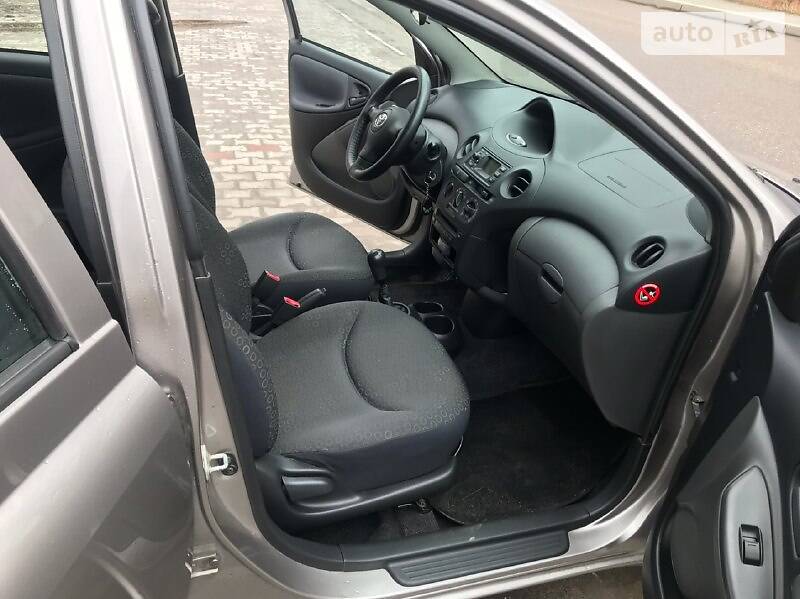 Хетчбек Toyota Yaris 2003 в Звягелі фото 10 Хетчбек Toyota Yaris 2003 в Звягелі