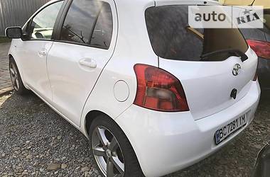 Хетчбек Toyota Yaris 2007 в 